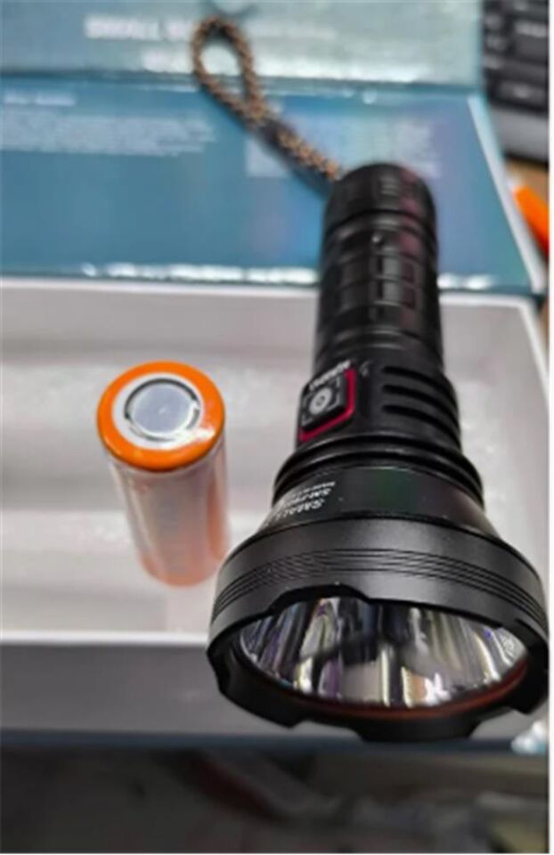 Small Sun SM-F805 Metal Fener 80w 2000lümen (4800mah li-on 3.7- 26650) Şarjlı