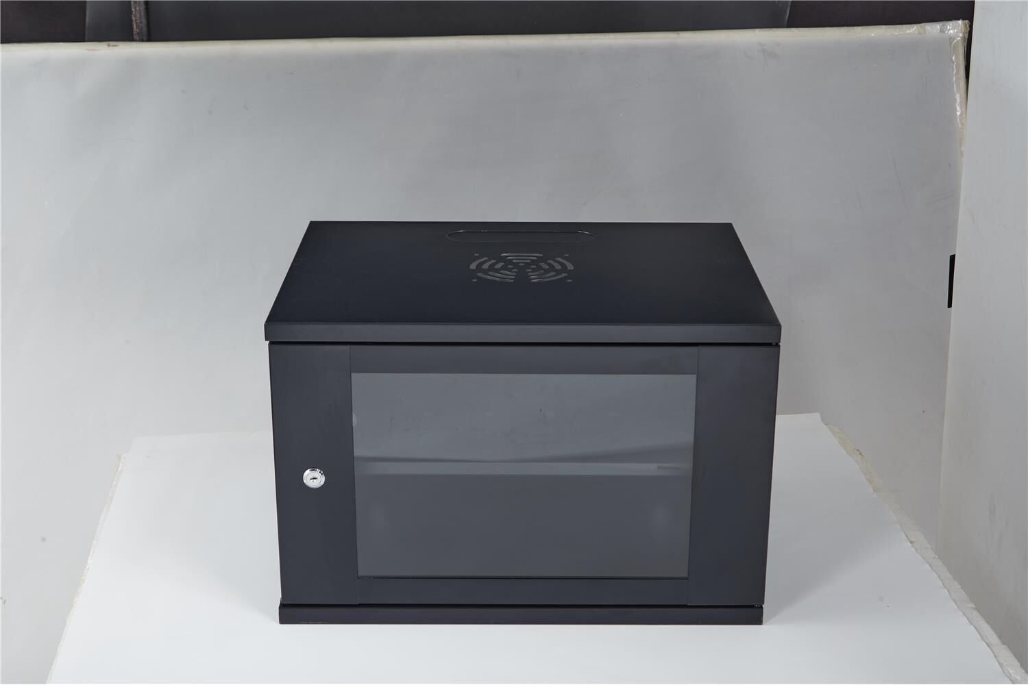 Racksan SE-6409S 9U Duvar Tipi Kabinet (450-530-400) Raf+Fan+Priz